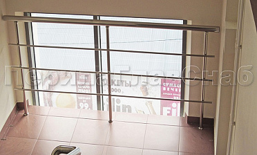 Межэтажное ограждение окна из нержавейки купить в Воронеже