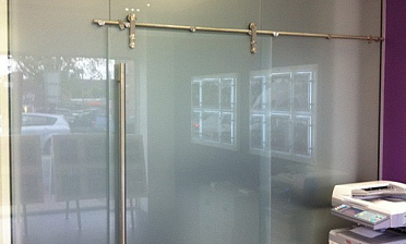 Перегородки из стекла непрозрачные, для офиса купить в Воронеже