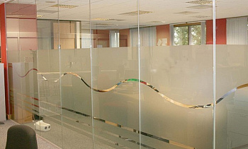Стеклянные перегородки в офис, частично матированные в Воронеже. Готовые проекты ПерилаГлавСнаб