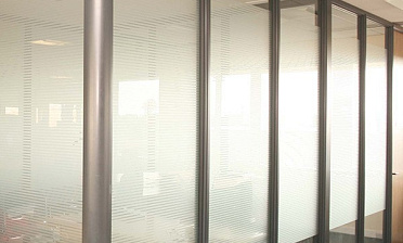 Перегородки из ПВХ и стекла - вариант 1 купить в Воронеже