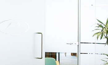 Перегородки из стекла в интерьере офиса в Воронеже. Готовые проекты ПерилаГлавСнаб