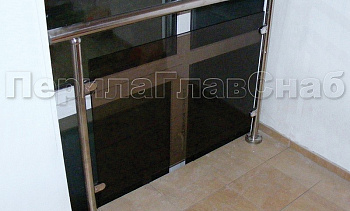 Ограждения со стеклом с крепление в пол окна на лестничной площадке в Воронеже. Готовые проекты ПерилаГлавСнаб Ограждения со стеклом с крепление в пол окна на лестничной площадке в Воронеже. Готовые проекты ПерилаГлавСнаб