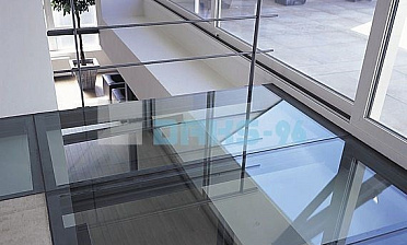 Стеклянный потолок на межэтажной площадке купить в Воронеже