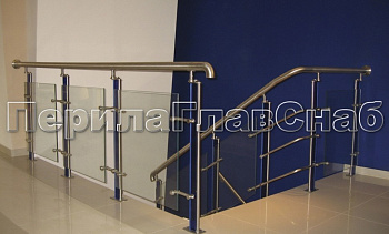 Ограждение со стойками с акриловыми вставками на спайдерных стеклодержателях в Воронеже. Готовые проекты ПерилаГлавСнаб