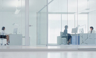 Стеклянные прозрачные перегородки в офис премиум купить в Воронеже