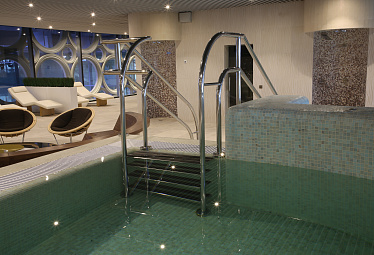 Ограждения и поручни из нержавеющей стали для бассейна, бани и сауны купить в Воронеже