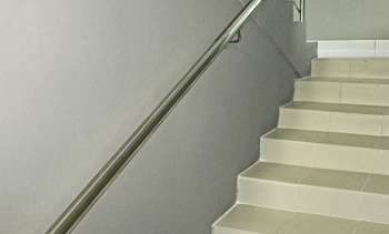 Пристенный поручень из нержавеющей стали в Воронеже. Готовые проекты ПерилаГлавСнаб Пристенный поручень из нержавеющей стали в Воронеже. Готовые проекты ПерилаГлавСнаб