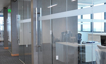 Цельностеклянные перегородки для офиса купить в Воронеже