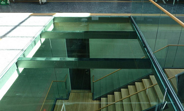 Стеклянный потолок в бизнес-центре купить в Воронеже