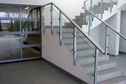 Стеклянные перила для колодезных лестниц в Воронеже. Готовые проекты ПерилаГлавСнаб - фото 5 Стеклянные перила для колодезных лестниц в Воронеже. Готовые проекты ПерилаГлавСнаб - фото 5