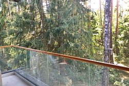 Стеклянные перила для балконов в Воронеже. Готовые проекты ПерилаГлавСнаб - фото 20 Стеклянные перила для балконов в Воронеже. Готовые проекты ПерилаГлавСнаб - фото 20