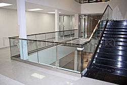 Стеклянные ограждения для торговых  и бизнес центров в Воронеже. Готовые проекты ПерилаГлавСнаб - фото 16
