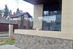 Стеклянные перила для балконов в Воронеже. Готовые проекты ПерилаГлавСнаб - фото 2 Стеклянные перила для балконов в Воронеже. Готовые проекты ПерилаГлавСнаб - фото 2