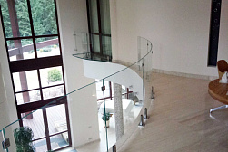 Стеклянные перила для атриумов в Воронеже. Готовые проекты ПерилаГлавСнаб - фото 5