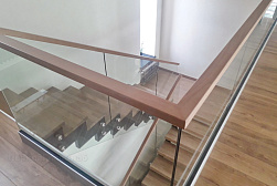 Стеклянные перила для лестниц в Воронеже. Готовые проекты ПерилаГлавСнаб - фото 13