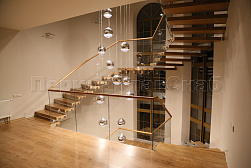 Стеклянные перила для винтовых лестниц в Воронеже. Готовые проекты ПерилаГлавСнаб - фото 2
