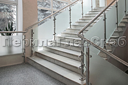 Стеклянные ограждения для торговых  и бизнес центров в Воронеже. Готовые проекты ПерилаГлавСнаб - фото 2